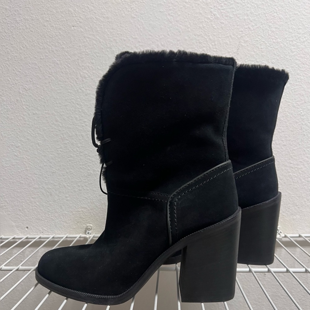 Ugg Jerene Booties used in great shape size 9 - Picture 7 of 11